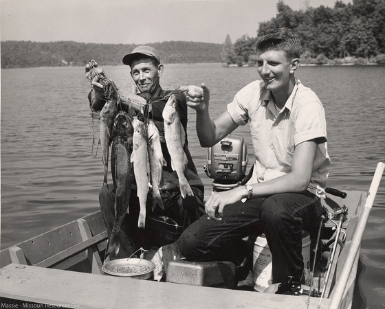 Fishing11_1950s_massie 1